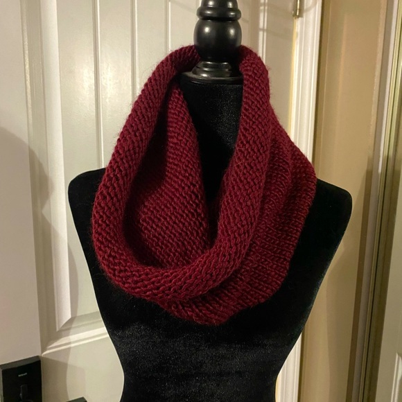 Burgundy Scarf - Picture 1 of 1
